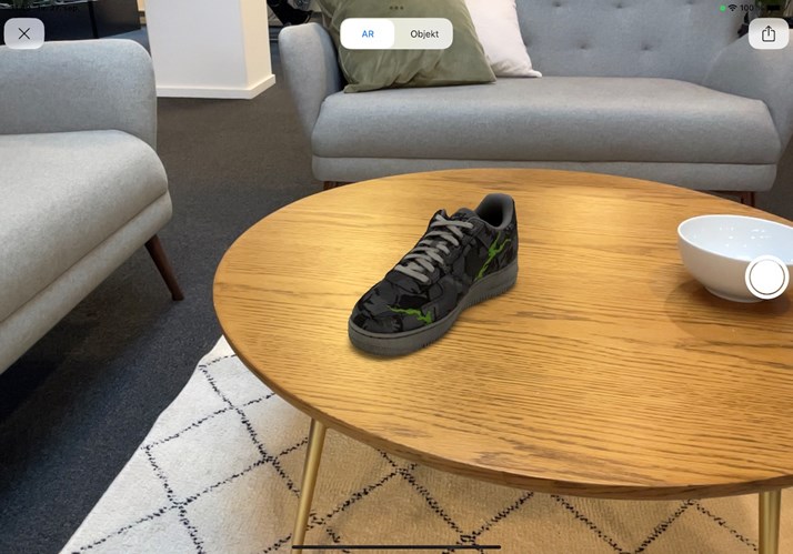 Shoe_table